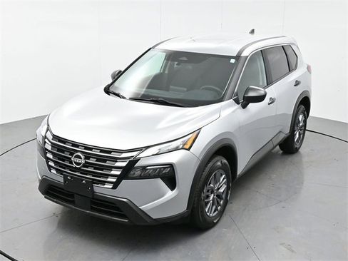 Used 2024 Nissan Rogue S image 33