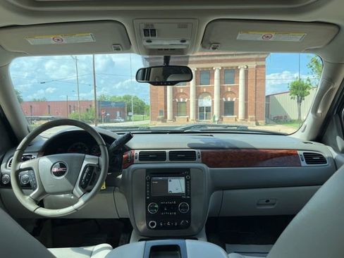 Used 2013 GMC Sierra 2500 SLT w/ Entertainment Package image 19