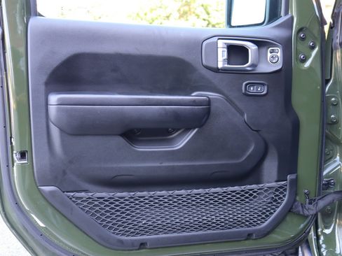 Used 2021 Jeep Wrangler Rubicon AWD/4WD image 30