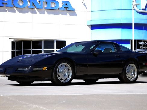 Used 1996 Chevrolet Corvette Coupe RWD image 1