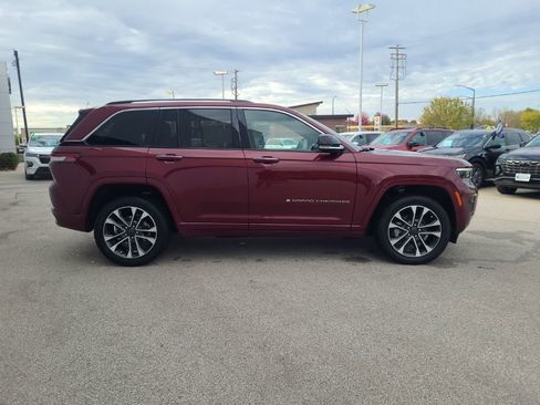 Used 2022 Jeep Grand Cherokee Overland w/ Luxury Tech Group IV image 7