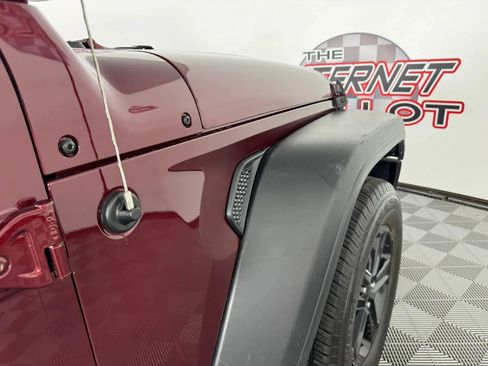 Used 2022 Jeep Wrangler Unlimited Sport AWD/4WD image 33