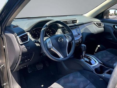 Used 2015 Nissan Rogue SV w/ SV Family Package AWD/4WD image 17