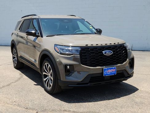 New 2026 Ford Explorer ST-Line RWD image 2