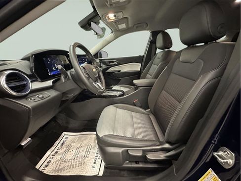 Certified 2024 Chevrolet Trax LT w/ Driver Confidence Package image 22