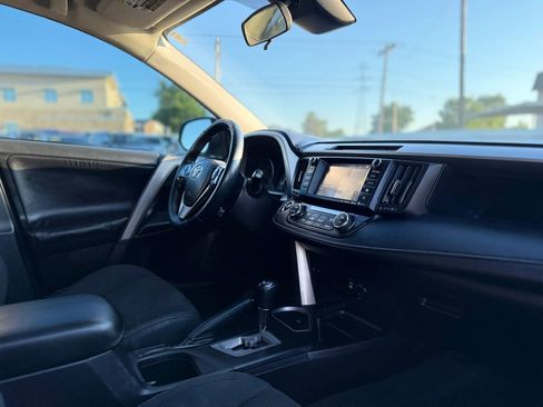 Used 2017 Toyota RAV4 XLE FWD image 31