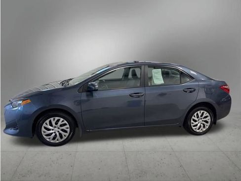 Used 2017 Toyota Corolla LE w/ Carpet Mat Package (TMS) FWD image 2