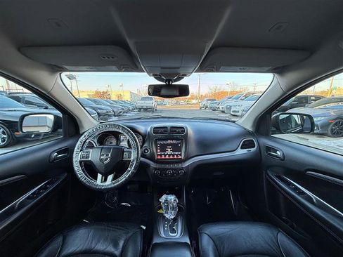 Used 2018 Dodge Journey Crossroad w/ Driver Convenience Group image 30