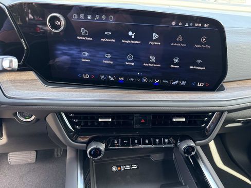 New 2026 Chevrolet Suburban High Country w/ Sun And Tow Package AWD/4WD image 23
