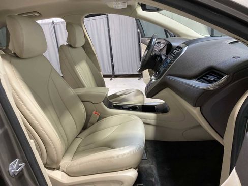 Used 2017 Lincoln MKC Premiere image 14