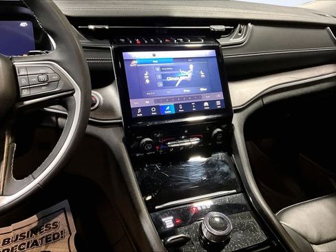 Used 2023 Jeep Grand Cherokee L Limited w/ Black Appearance Package image 16