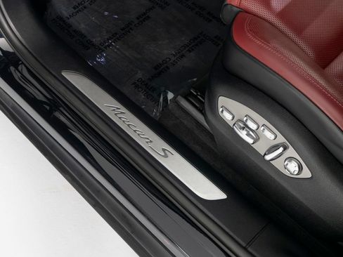 Certified 2023 Porsche Macan S AWD/4WD image 22