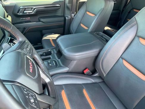 Used 2024 GMC Sierra 1500 AT4 w/ Technology Package image 21