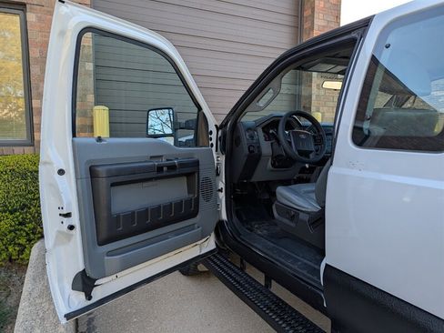 Used 2014 Ford F250 XL w/ Power Equipment Group AWD/4WD image 18