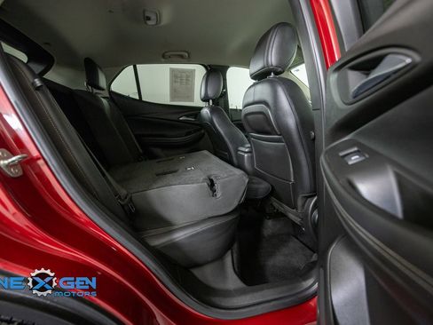 Used 2021 Buick Encore GX Select FWD image 38
