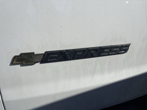 Used 2022 Chevrolet Express 2500 Extended w/ Driver Convenience Package image 6