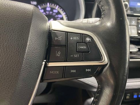 Used 2022 Toyota Highlander XLE AWD/4WD image 24