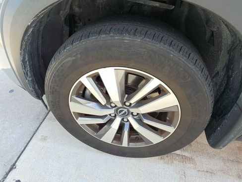 Used 2023 Nissan Pathfinder SL image 10