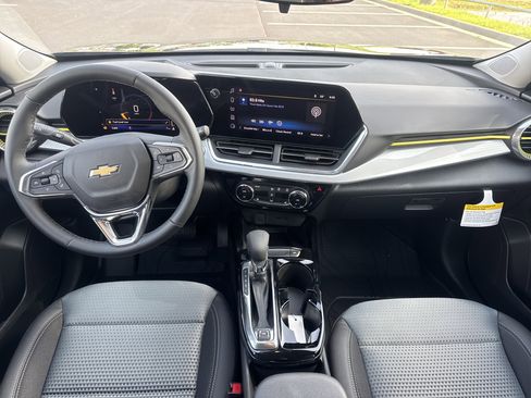 New 2026 Chevrolet Trax LT FWD image 7