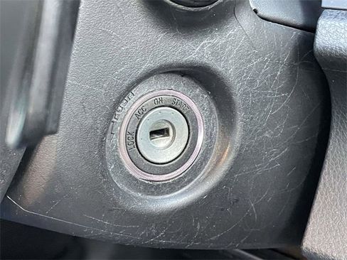 Used 2024 Toyota Camry SE image 32