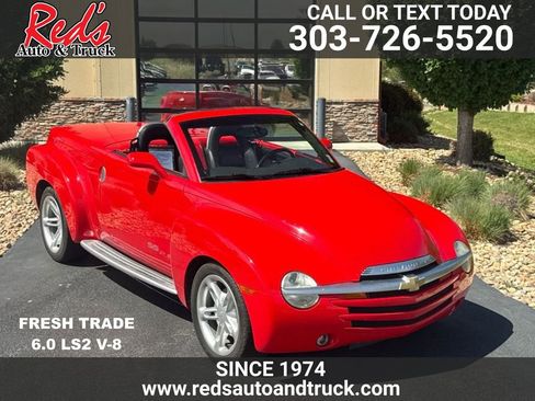 Used 2005 Chevrolet SSR w/ Preferred Equipment Group RWD image 1