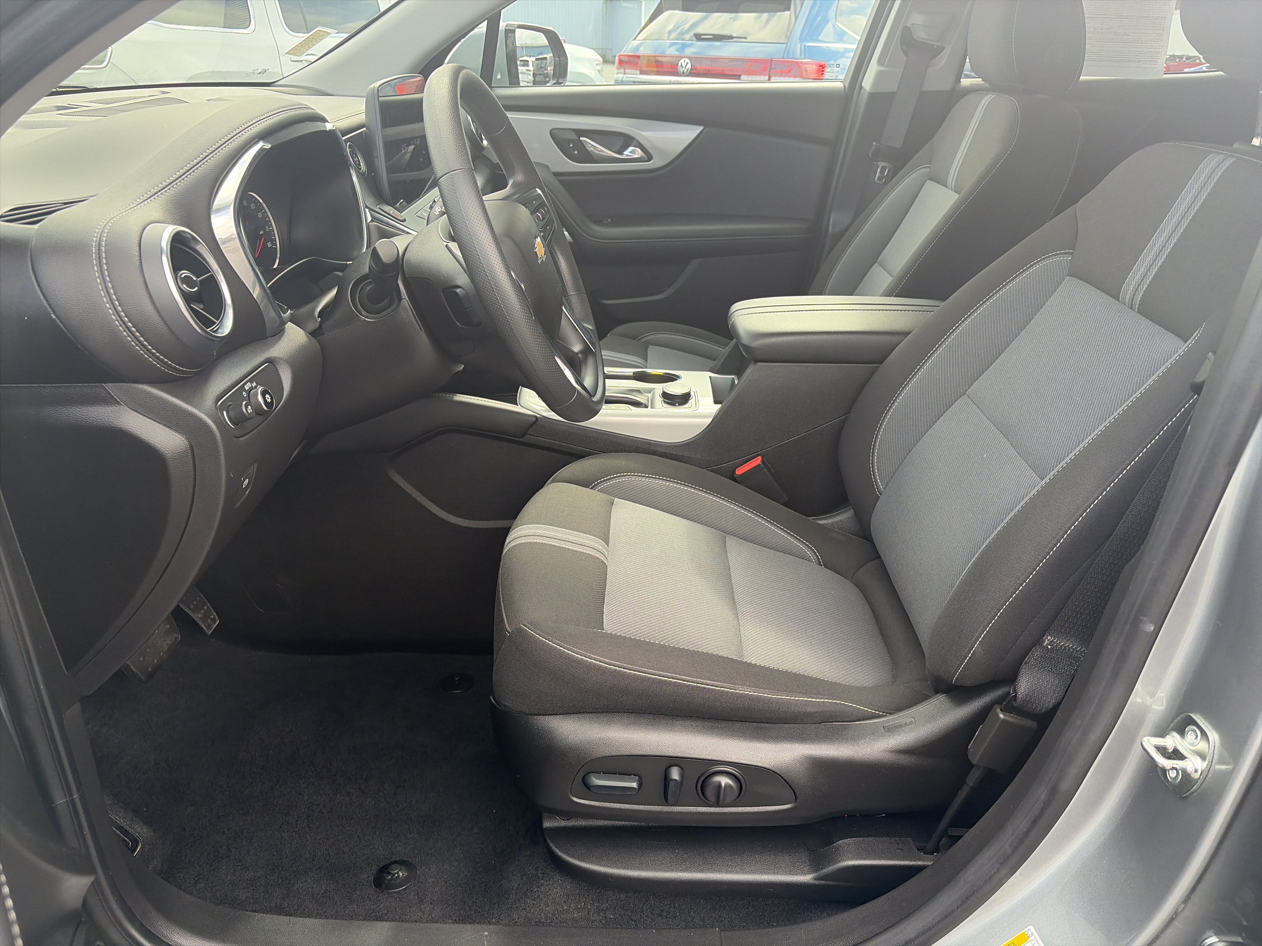 Used 2025 Chevrolet Blazer LT AWD/4WD image 5