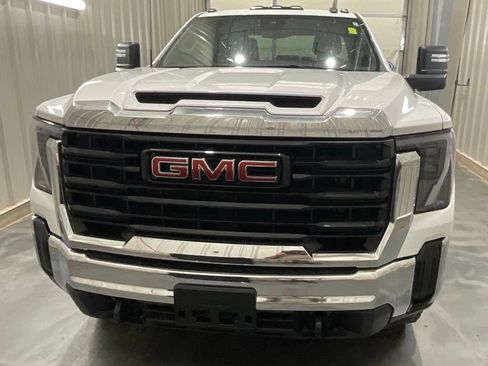 Used 2024 GMC Sierra 3500 Pro w/ Convenience Package AWD/4WD image 5