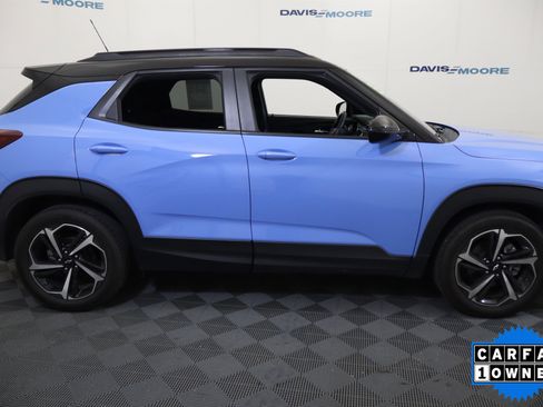Used 2023 Chevrolet TrailBlazer RS w/ Sun and Liftgate Package FWD image 5
