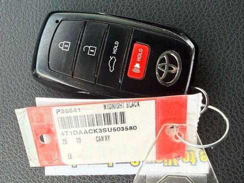 Used 2025 Toyota Camry LE image 18