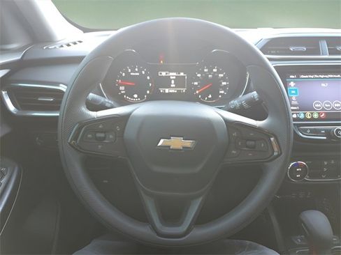 Used 2023 Chevrolet TrailBlazer LT w/ Convenience Package image 14
