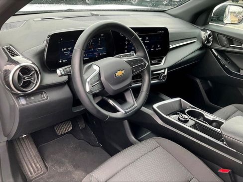 Used 2026 Chevrolet Equinox LT FWD image 15