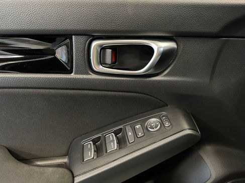 Used 2025 Honda Civic Sport image 19