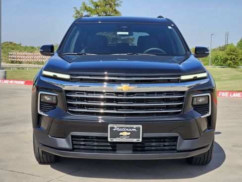 New 2027 Chevrolet Traverse LT FWD image 6