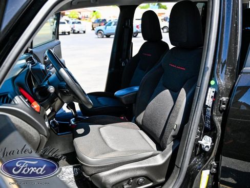 Used 2022 Jeep Renegade Trailhawk image 11