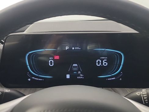 Certified 2025 Kia Telluride EX w/ EX Captain's Chair Package AWD/4WD image 29