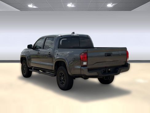 Used 2022 Toyota Tacoma SR5 w/ Technology Package AWD/4WD image 3
