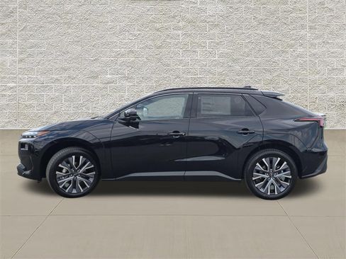 New 2026 Subaru Solterra AWD/4WD image 4