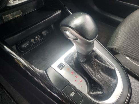 Used 2019 Kia Forte S w/ S Premium Package FWD image 16