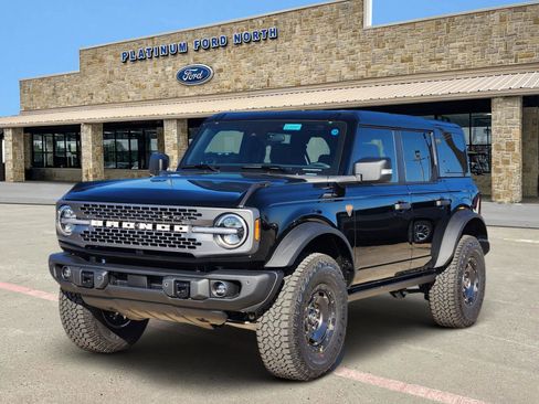 New 2025 Ford Bronco Badlands image 2