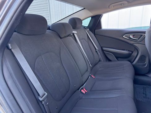 Used 2015 Chrysler 200 Limited w/ Convenience Group image 30