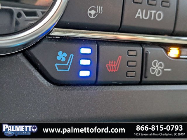Used 2020 Ford Expedition Max XLT w/ Equipment Group 202A RWD image 23