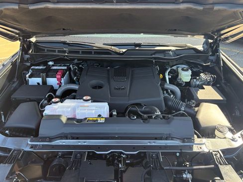 New 2026 Toyota Tundra SR5 AWD/4WD image 11