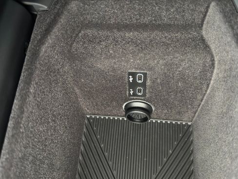 Used 2023 BMW 760i xDrive AWD/4WD image 34
