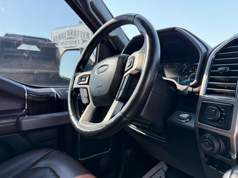 Used 2017 Ford F150 Platinum w/ Technology Package AWD/4WD image 17