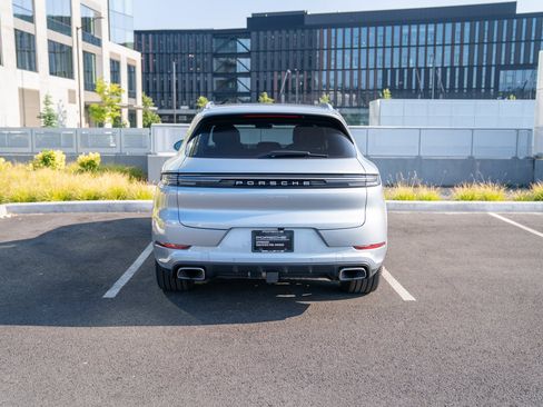 Certified 2026 Porsche Cayenne AWD/4WD image 7