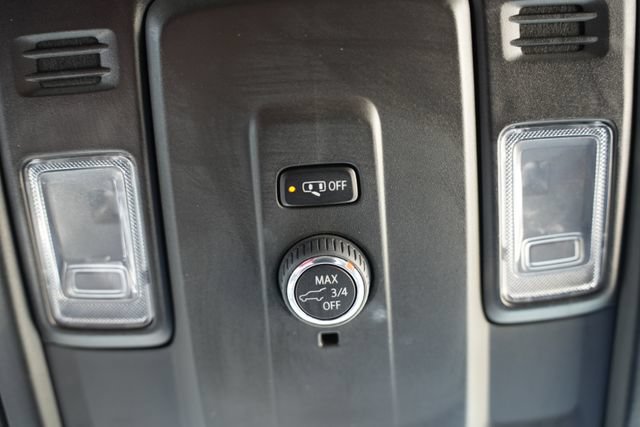 Used 2025 Chevrolet Suburban Z71 AWD/4WD image 32