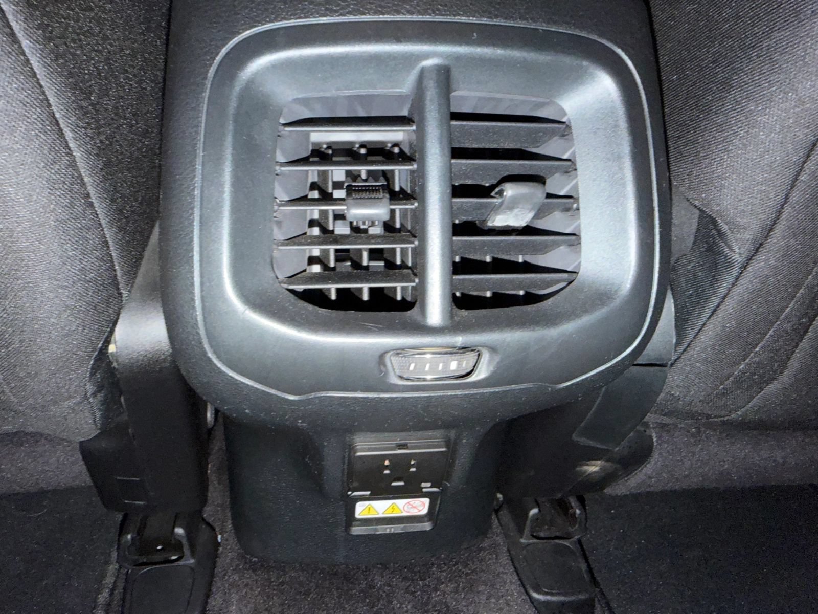 Used 2016 Jeep Cherokee Latitude FWD image 24