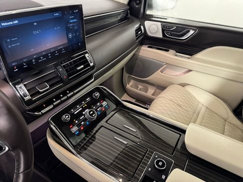 Certified 2023 Lincoln Navigator Black Label image 24