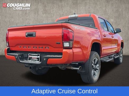 Used 2018 Toyota Tacoma TRD Sport AWD/4WD image 7