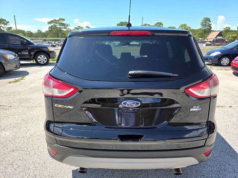 Used 2016 Ford Escape SE w/ SE Cold Weather Package AWD/4WD image 3